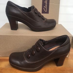 Clarks Artisan Brown Zipper Ankle Booties